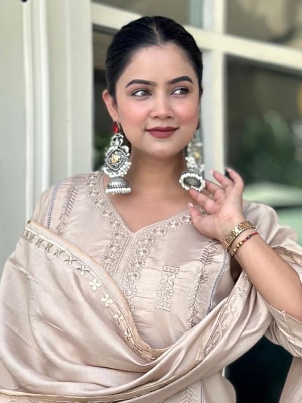 VP 9786 B Ethereal Beige Handwork Kurta Set